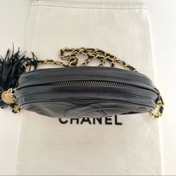 ✨SOLD✨Chanel Vintage Oval Lambskin CC Camera Chain Bag - Picture 5 of 14